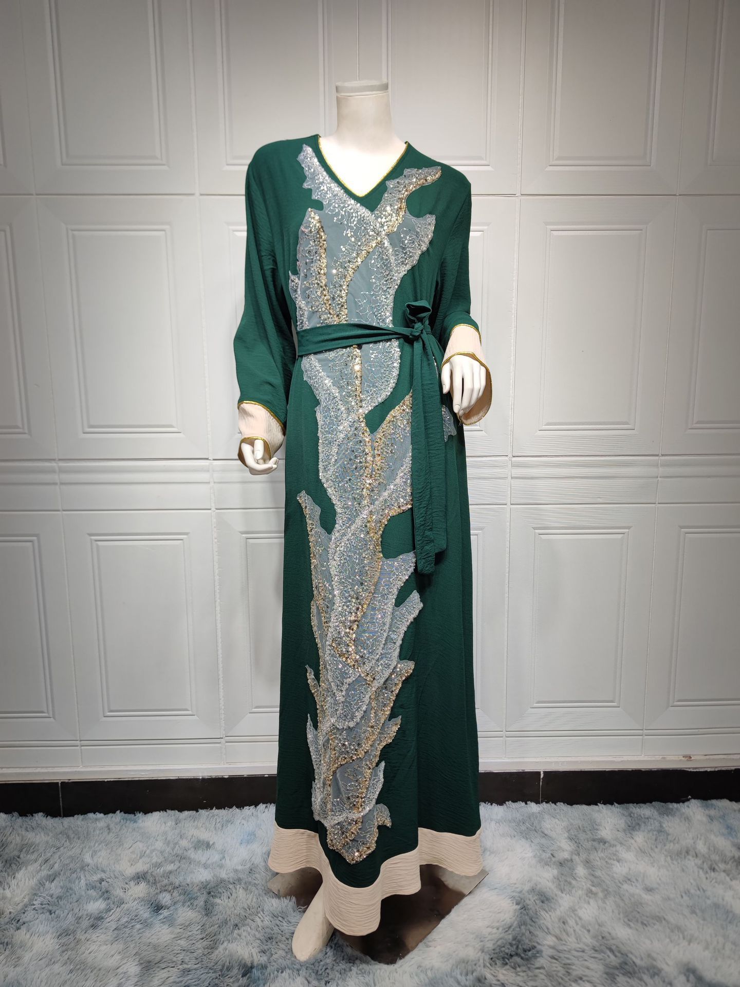 Broderies & Sequins Élégants