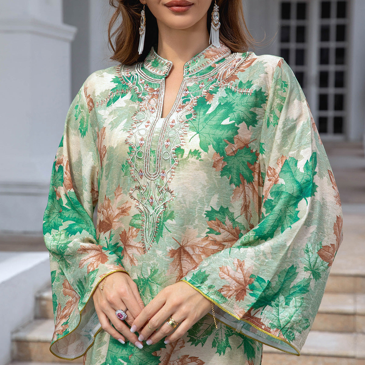 Robe Longue Brodée – Style Élégant & Inspiré