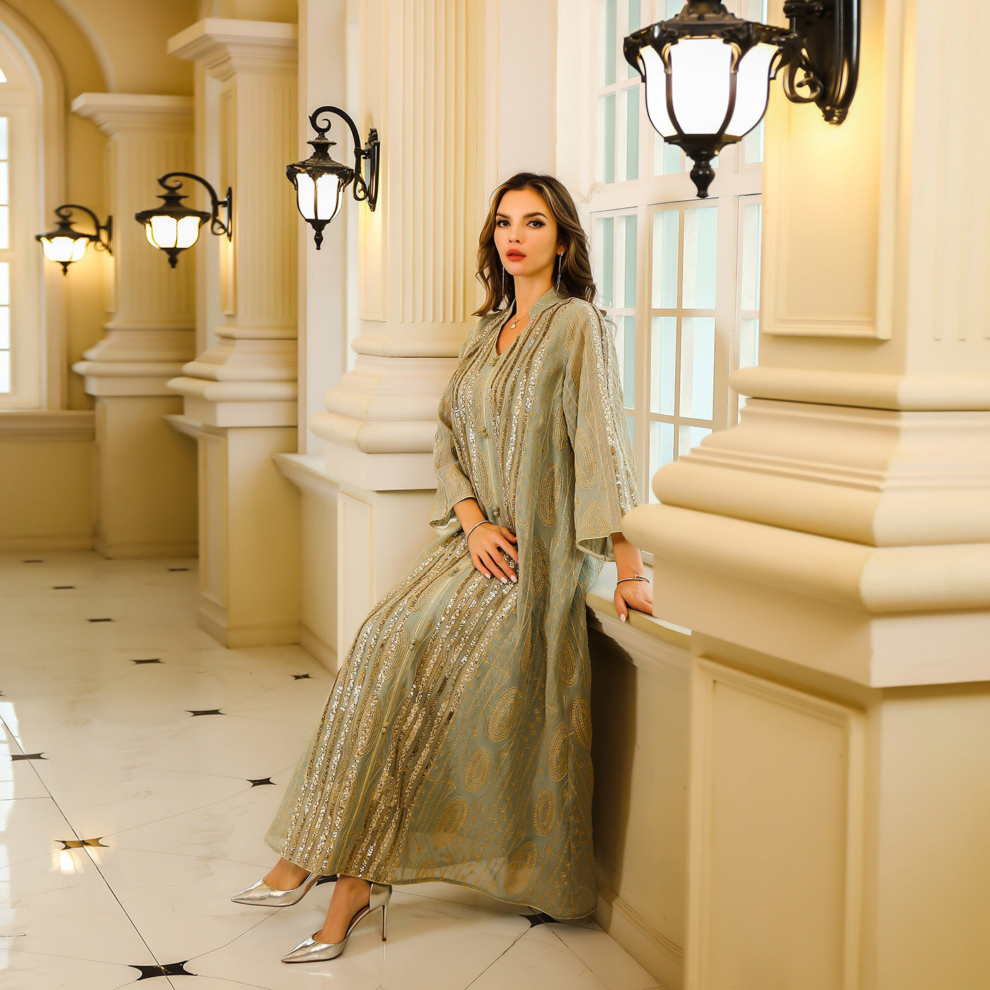 Robe Longue Femme – Style Oriental & Détails Pailletés
