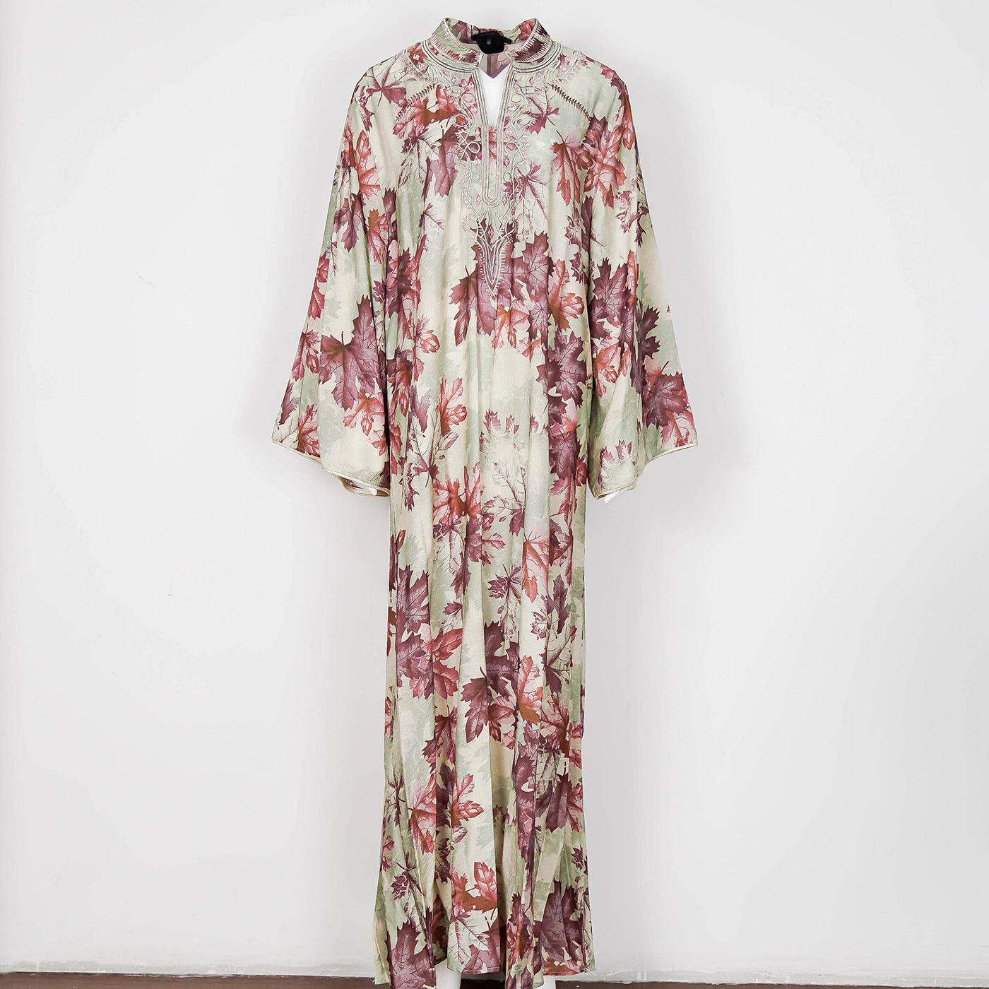 Robe Longue Brodée – Style Élégant & Inspiré