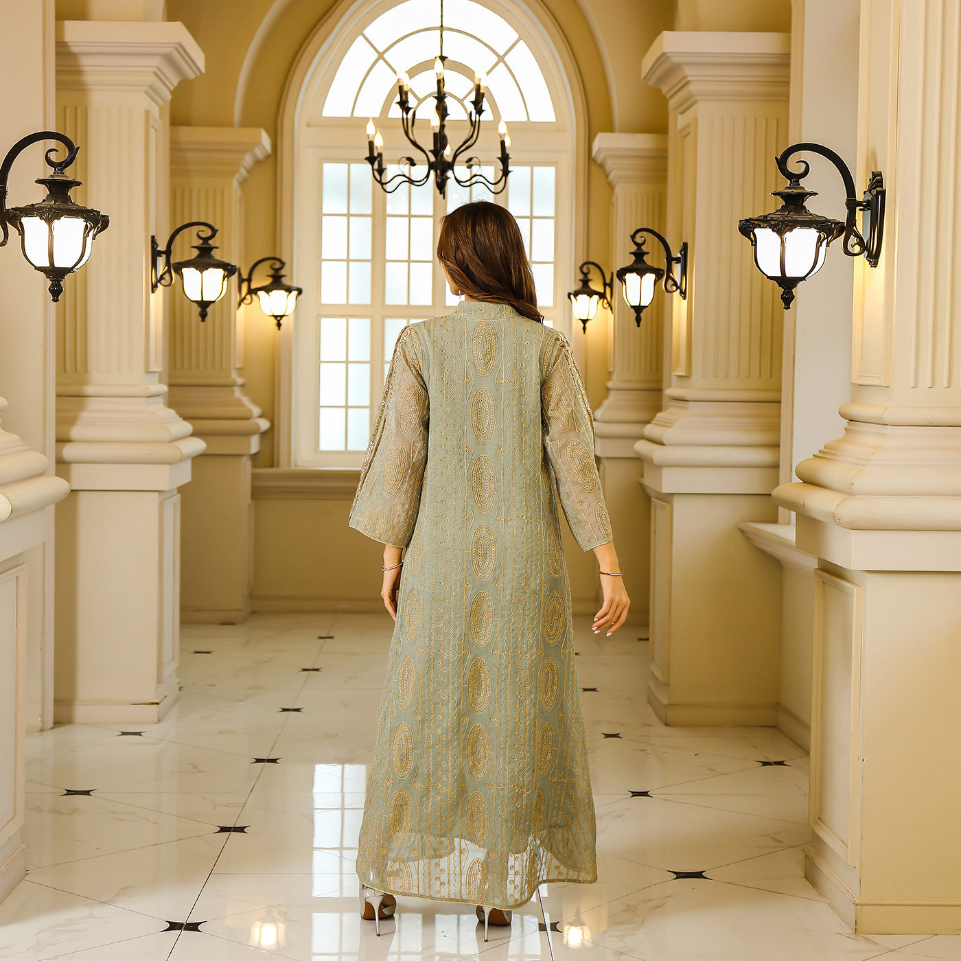 Robe Longue Femme – Style Oriental & Détails Pailletés