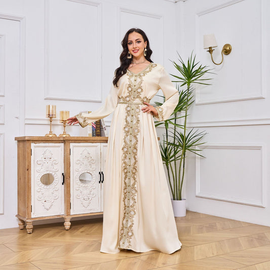 Robe Longue Style Arabe – Fluidité & Chic Contemporain