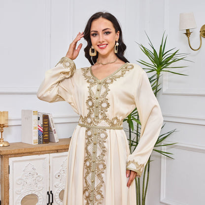 Robe Longue Style Arabe – Fluidité & Chic Contemporain