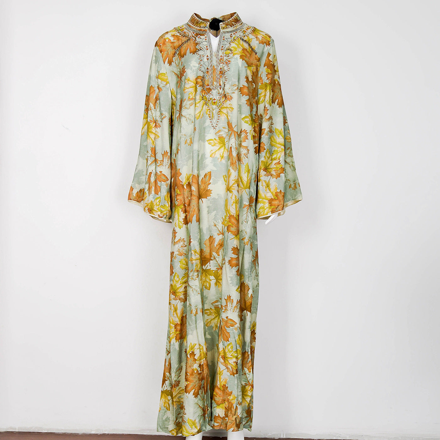 Robe Longue Brodée – Style Élégant & Inspiré
